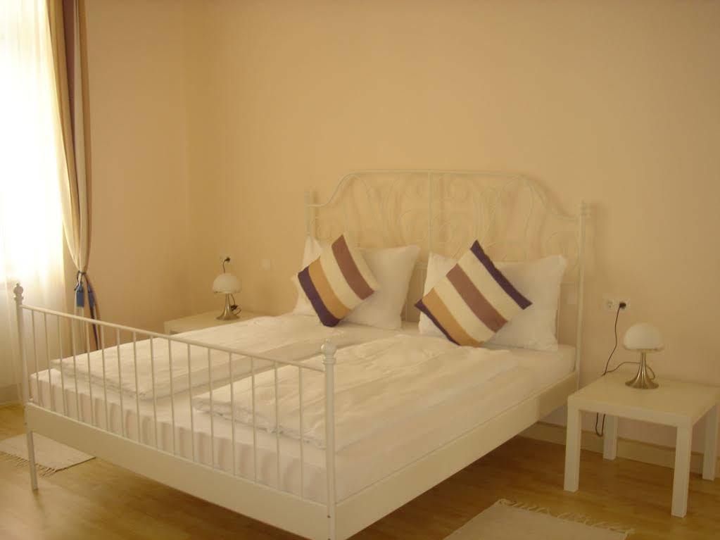 Pension Pharmador Viena Exterior foto